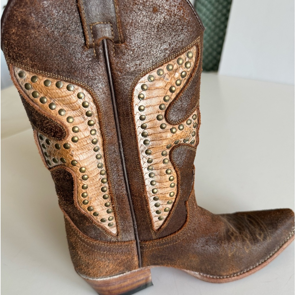 Frye western Boot, Size 6, Brown w/ Detail, Pull On, 1 1/2” Heel 10” Shaft NWOT - Picture 4 of 8